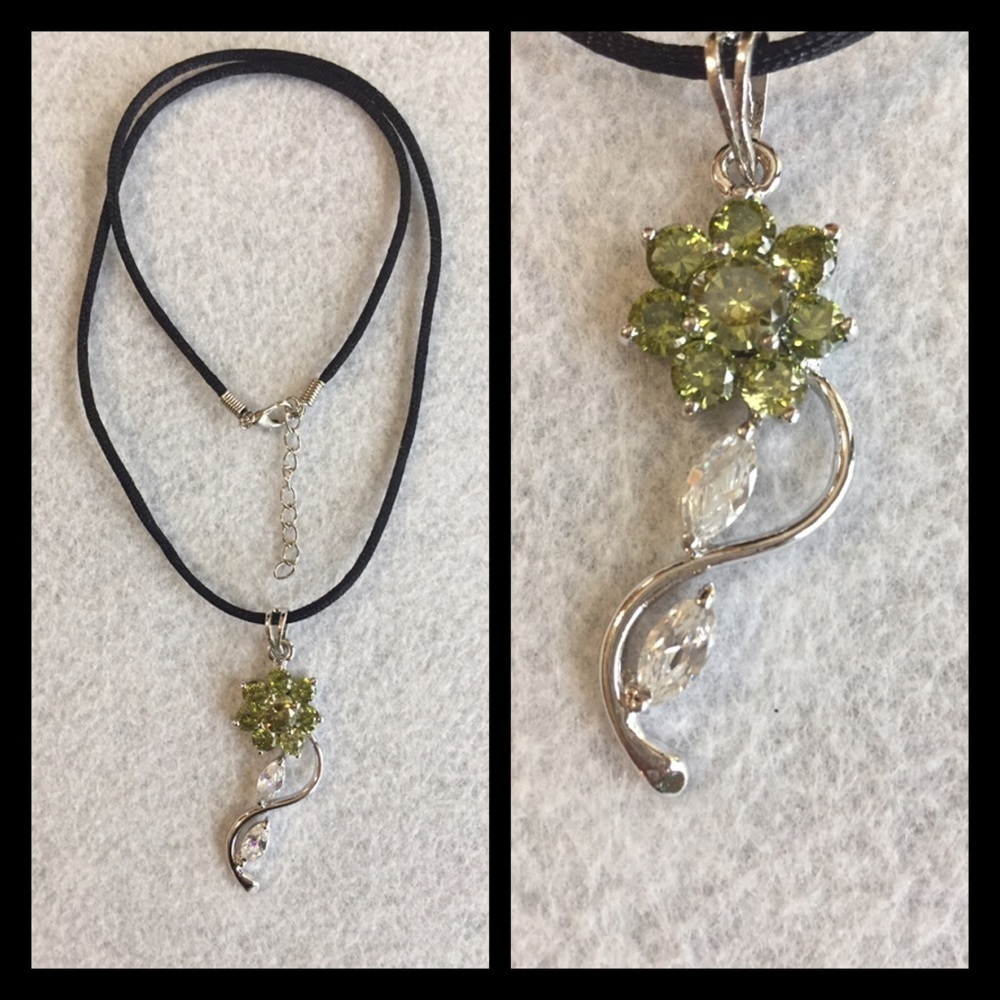Flower Silver Green & Clear Stone Pendant NWOT